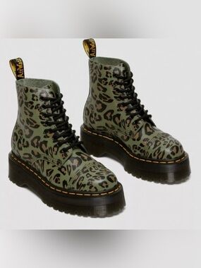 Dr Martens SINCLAIR DISTORTED LEOPARD PRINT PLATFORM BOOTS Size 9